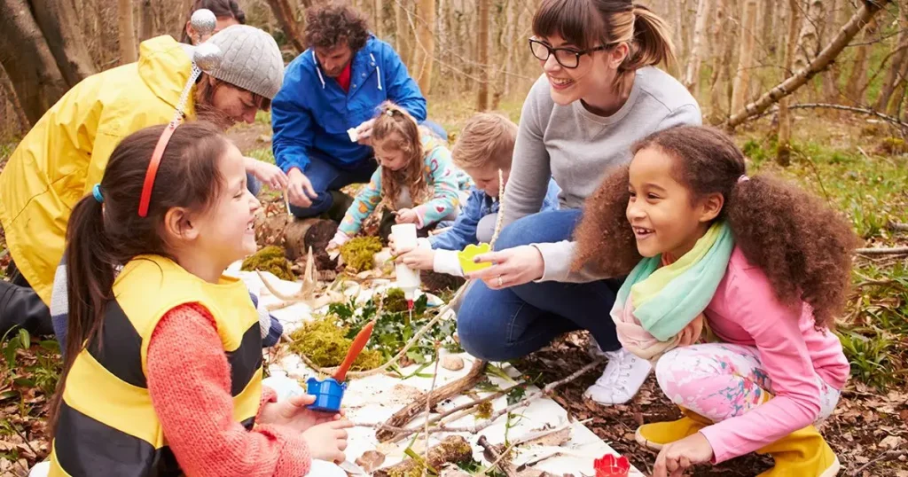 L’educazione ambientale, soprattutto nelle scuole, ha un ruolo fondamentale nella corretta comprensione e gestione delle specie aliene invasive